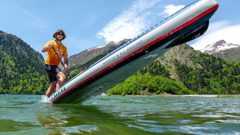 aqua marina paddleboard hyper paddleboardy.cz ve vzduchu